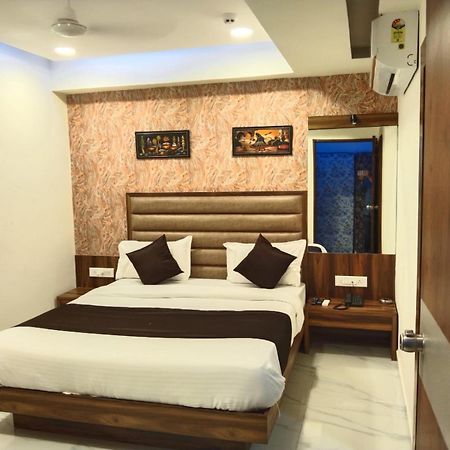 Hotel Sun Shine Ahmedabad Exteriör bild