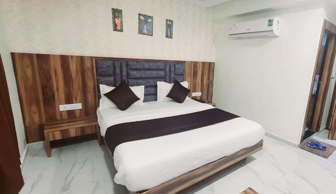 Hotel Sun Shine Ahmedabad Exteriör bild