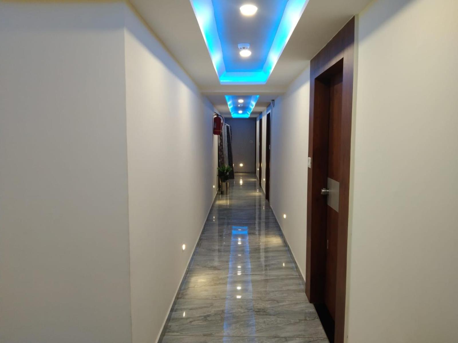Hotel Sun Shine Ahmedabad Exteriör bild