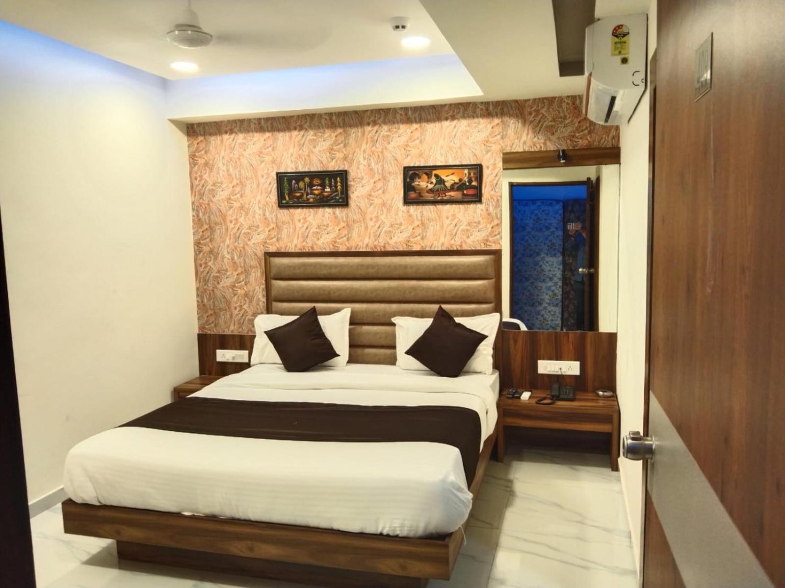 Hotel Sun Shine Ahmedabad Exteriör bild